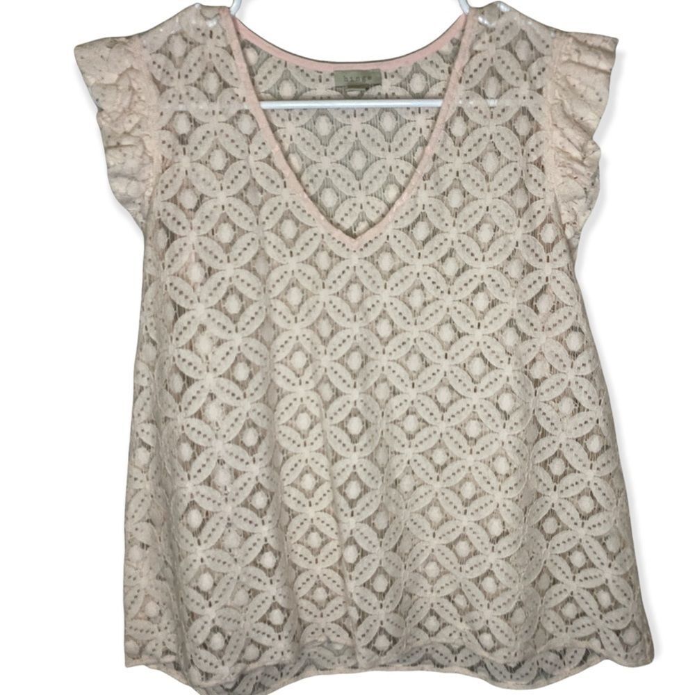 Hinge lace short sleeve top Womens size M